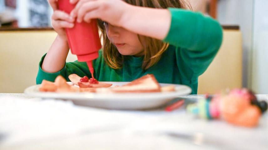 How to remove stains from tablecloths